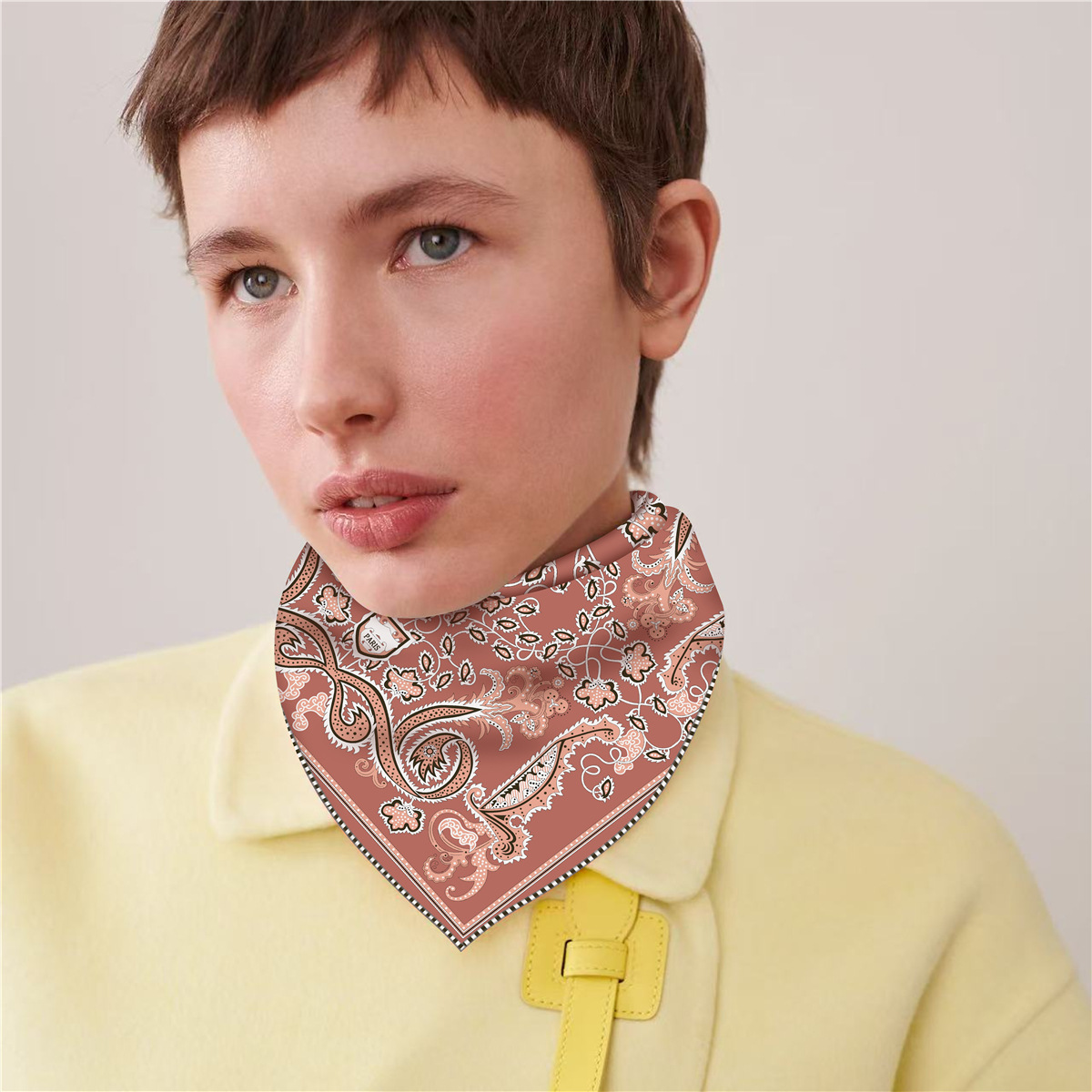 Sciarpa in seta con bordo in A - Travel Hair Accessories recensione e prezzo
